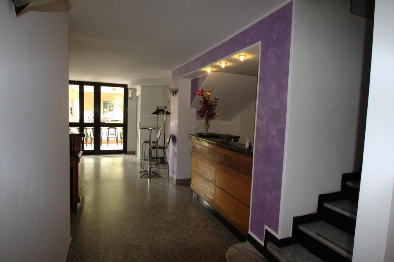 Hotel Milano Loano Esterno foto