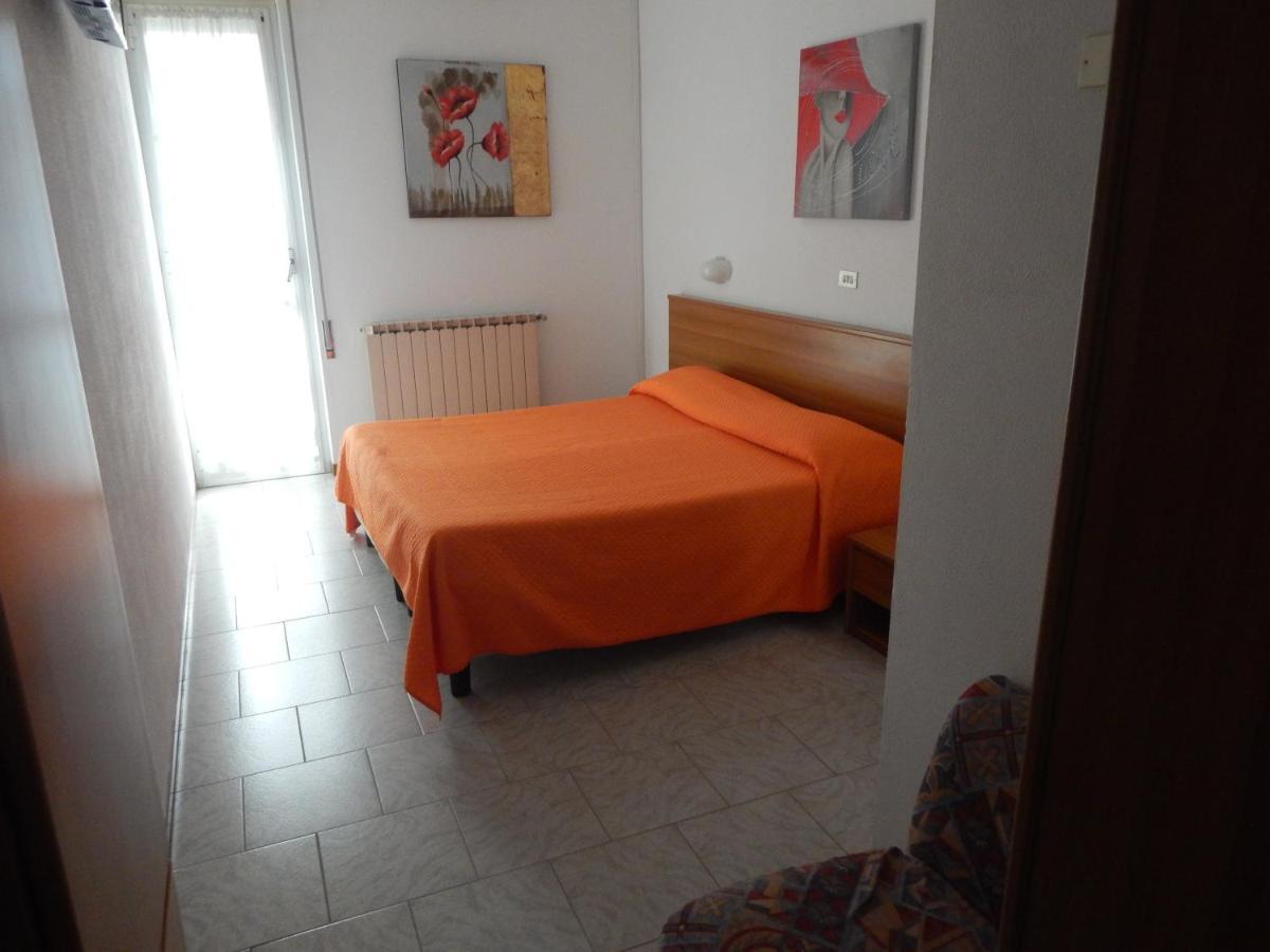 Hotel Milano Loano Esterno foto