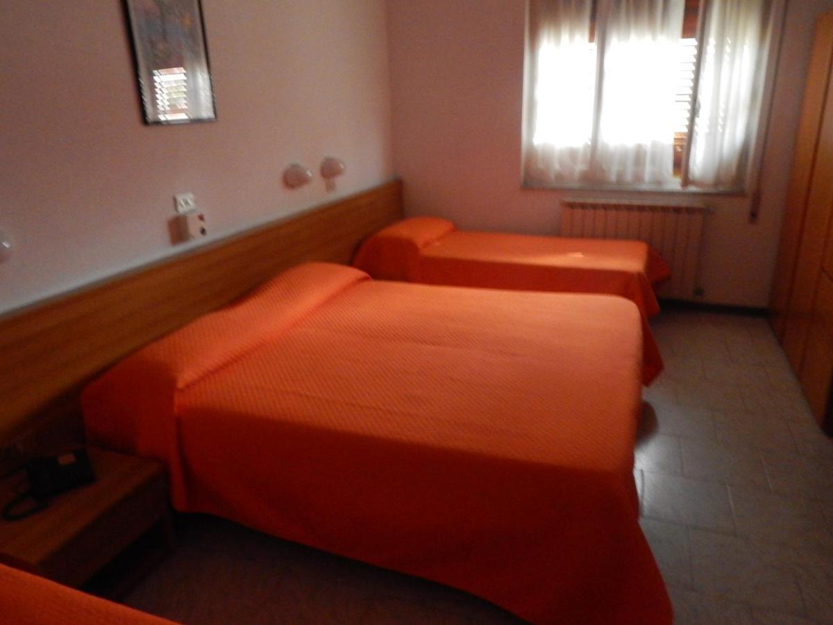 Hotel Milano Loano Esterno foto
