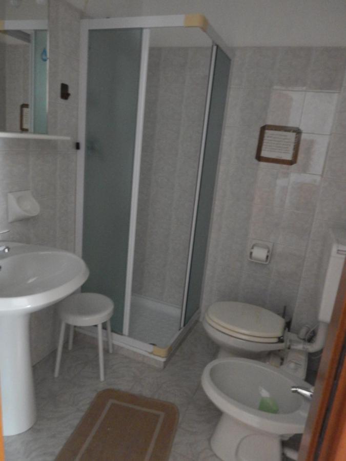Hotel Milano Loano Esterno foto