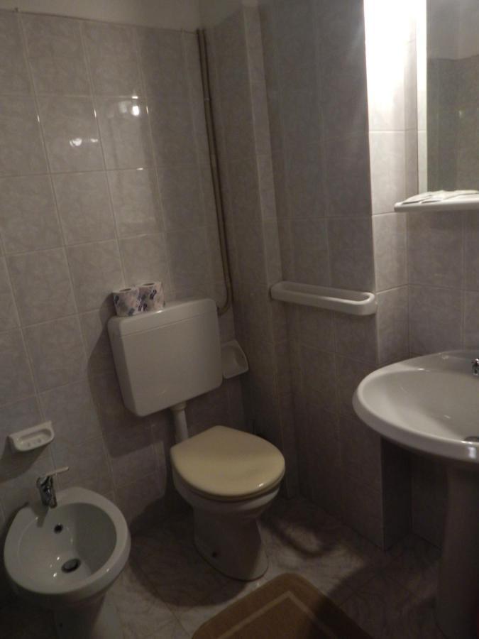 Hotel Milano Loano Esterno foto