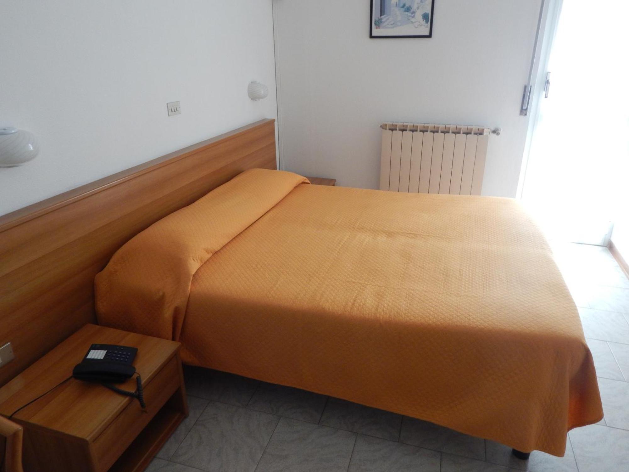 Hotel Milano Loano Esterno foto